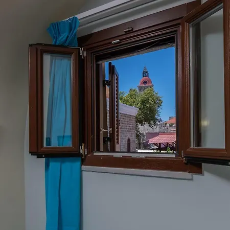 Bibliotheque Apartment